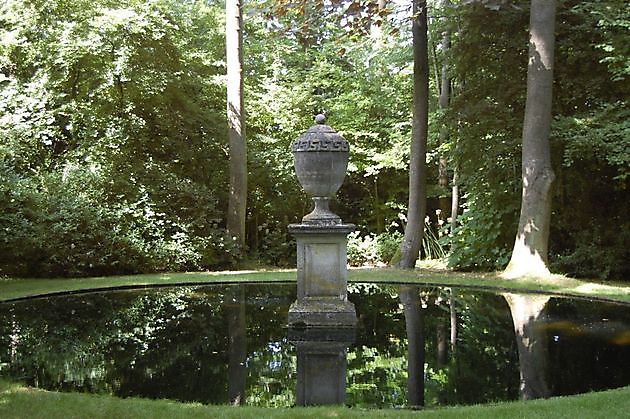 Overmaar Westerwijtwerd - Het Tuinpad Op / In Nachbars Garten