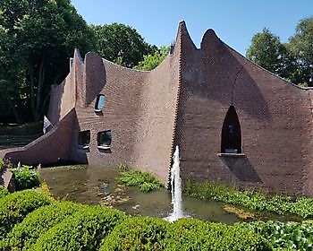 Museum Nijsinghaus: De Buitenplaats - Het Tuinpad Op / In Nachbars Garten