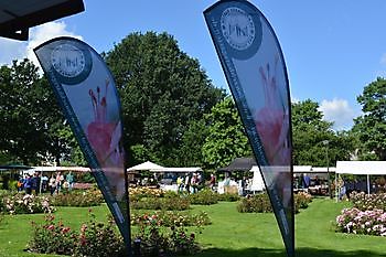 Groenmarkt in Winschoten - Het Tuinpad Op / In Nachbars Garten