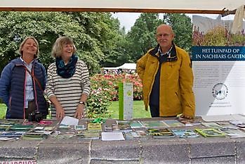 Rozenfestival Winschoten - Het Tuinpad Op / In Nachbars Garten