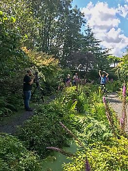 Reportage ORF 11-8-2019 - Het Tuinpad Op / In Nachbars Garten