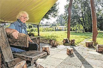  - Het Tuinpad Op / In Nachbars Garten