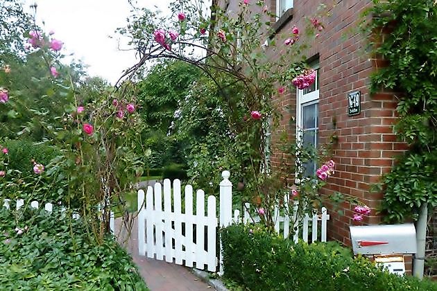  - Het Tuinpad Op / In Nachbars Garten