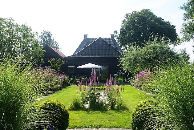 De Heerlijkheid Ruinerwold - Het Tuinpad Op / In Nachbars Garten