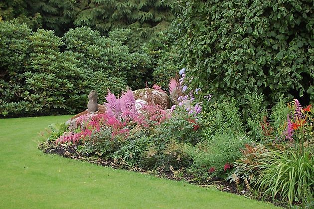  - Het Tuinpad Op / In Nachbars Garten