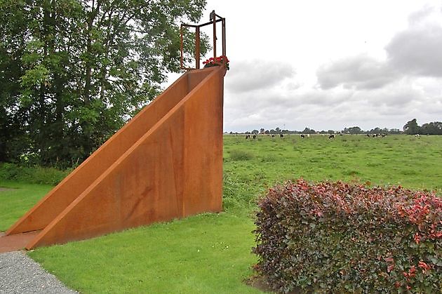 Skulpturengarten Funnix Wittmund-Funnix - Het Tuinpad Op / In Nachbars Garten