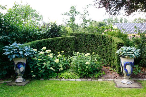  - Het Tuinpad Op / In Nachbars Garten