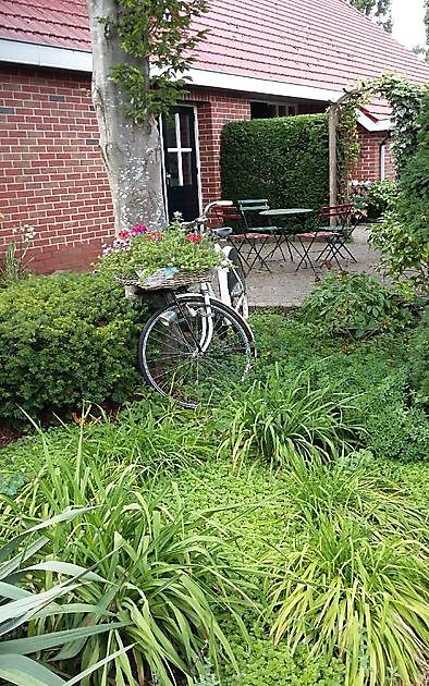  - Het Tuinpad Op / In Nachbars Garten