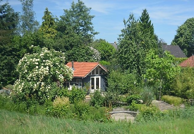  - Het Tuinpad Op / In Nachbars Garten