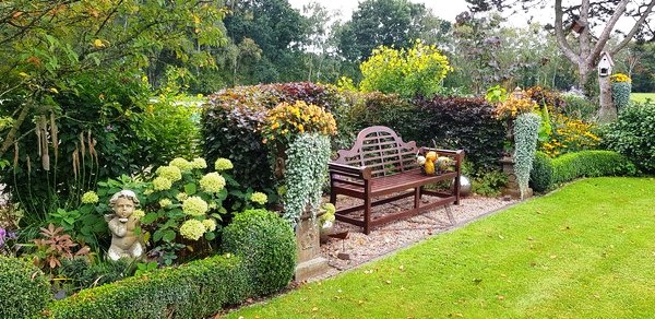  - Het Tuinpad Op / In Nachbars Garten