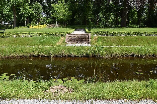 Veenborg Welgelegen Sappemeer - Het Tuinpad Op / In Nachbars Garten