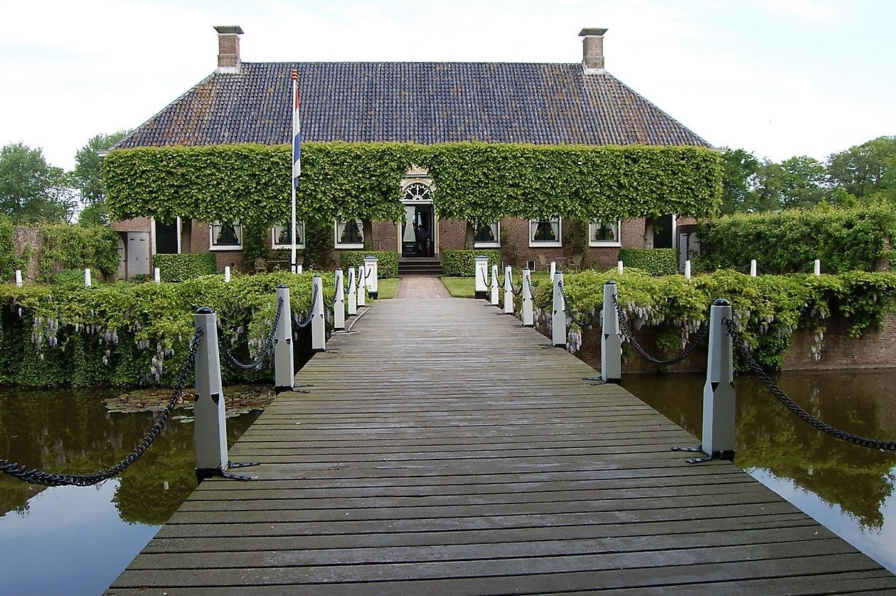 Burg Verhildersum - Het Tuinpad Op / In Nachbars Garten