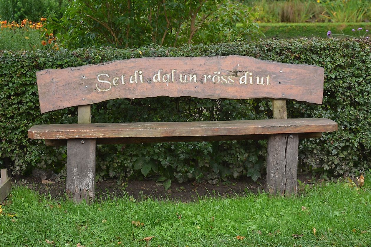 Bauerngarten des Heimatvereins Oberlangen - Het Tuinpad Op / In Nachbars Garten