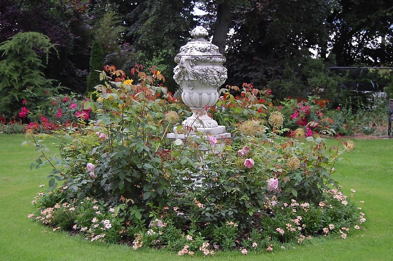 The Stonefarm - Het Tuinpad Op / In Nachbars Garten