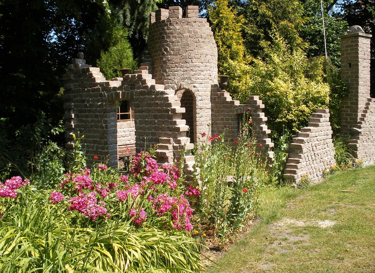 The Stonefarm - Het Tuinpad Op / In Nachbars Garten