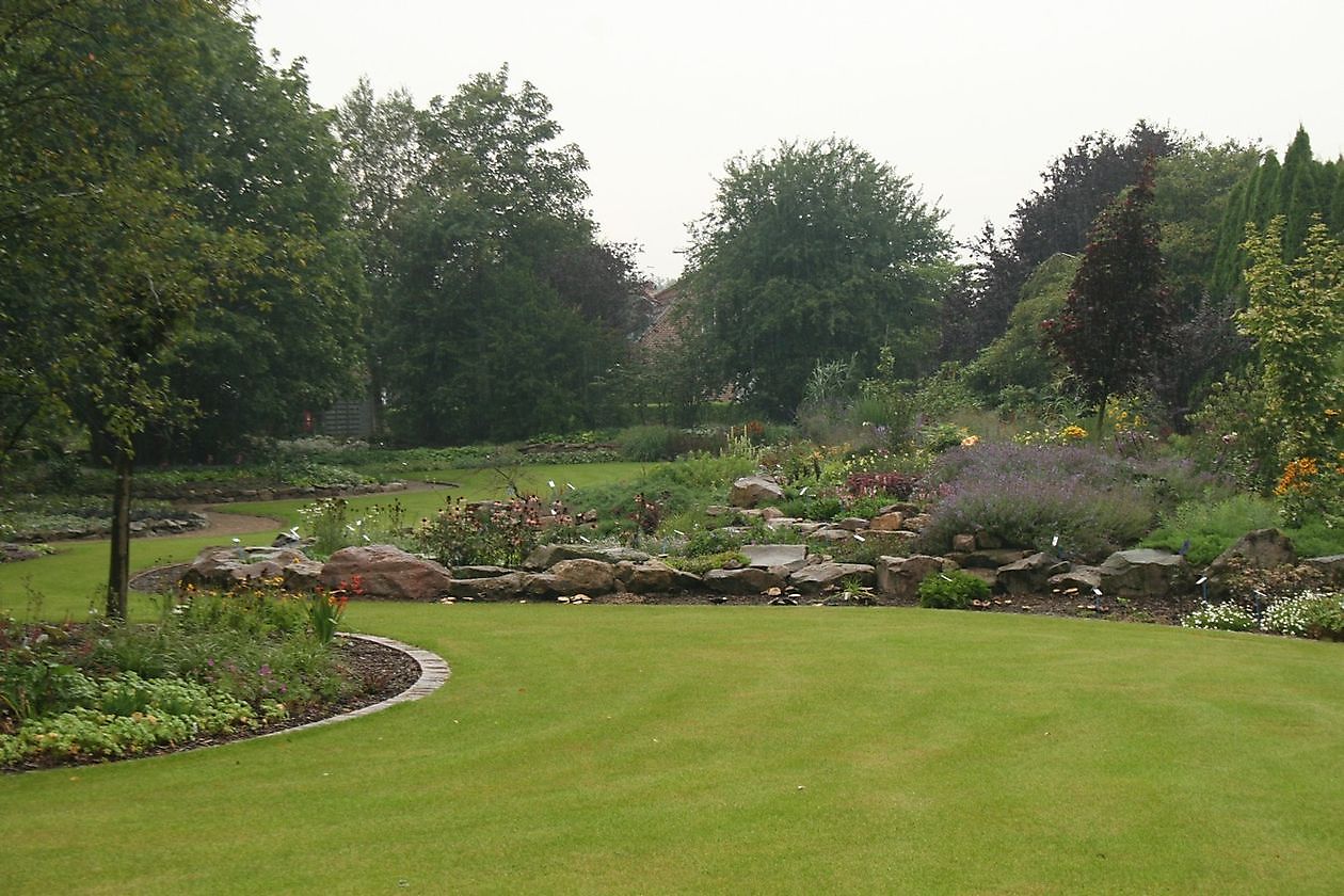 Gerhard Mühring, Staudengärtnerei - Het Tuinpad Op / In Nachbars Garten