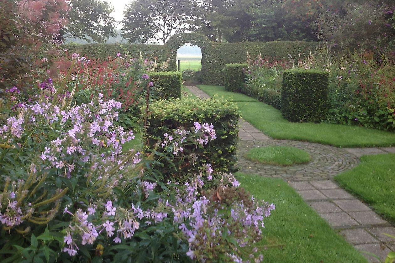 Garten Chris Bruinsma - Het Tuinpad Op / In Nachbars Garten