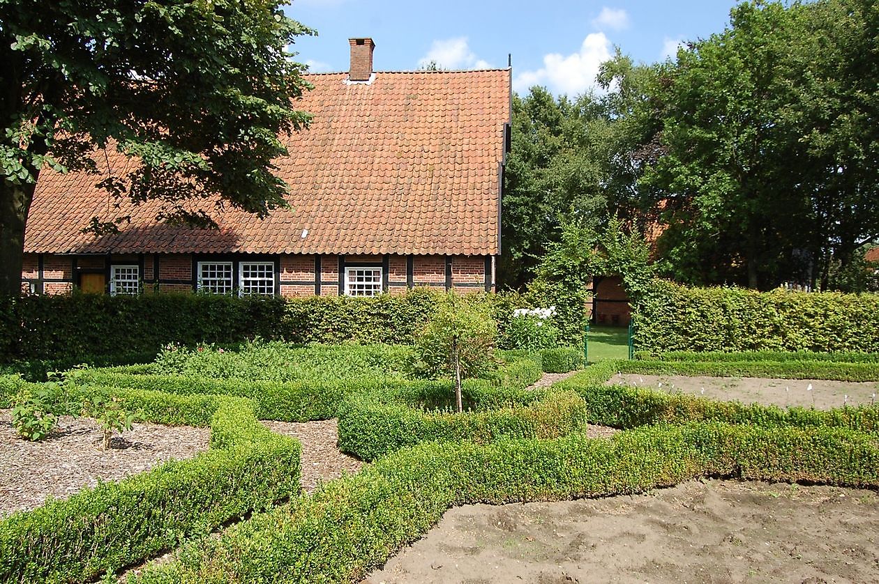 Heilkräutergarten des Heimatvereins Kirchspiel Emsbüren e.V. - Het Tuinpad Op / In Nachbars Garten