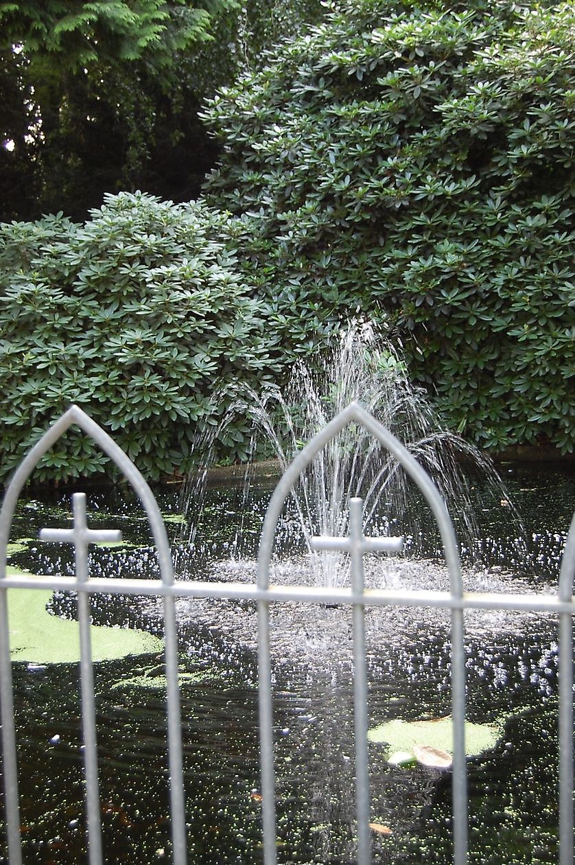 Pfarrgarten St. Andreas - Het Tuinpad Op / In Nachbars Garten