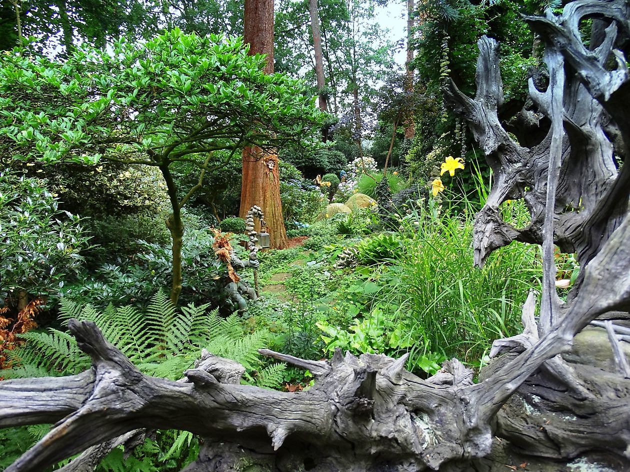 Johannes Wiemker - Het Tuinpad Op / In Nachbars Garten