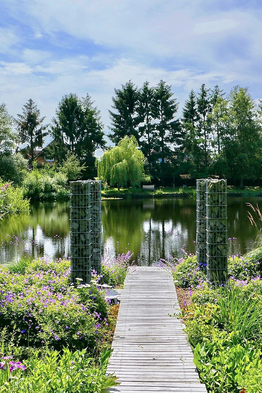 Wassergarten - Het Tuinpad Op / In Nachbars Garten