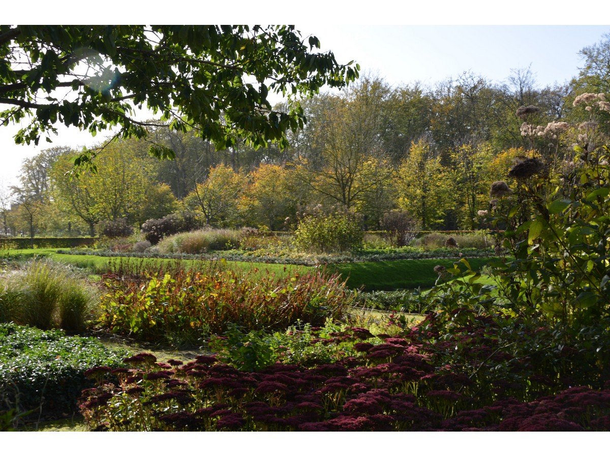 Burg Nienoord - Het Tuinpad Op / In Nachbars Garten