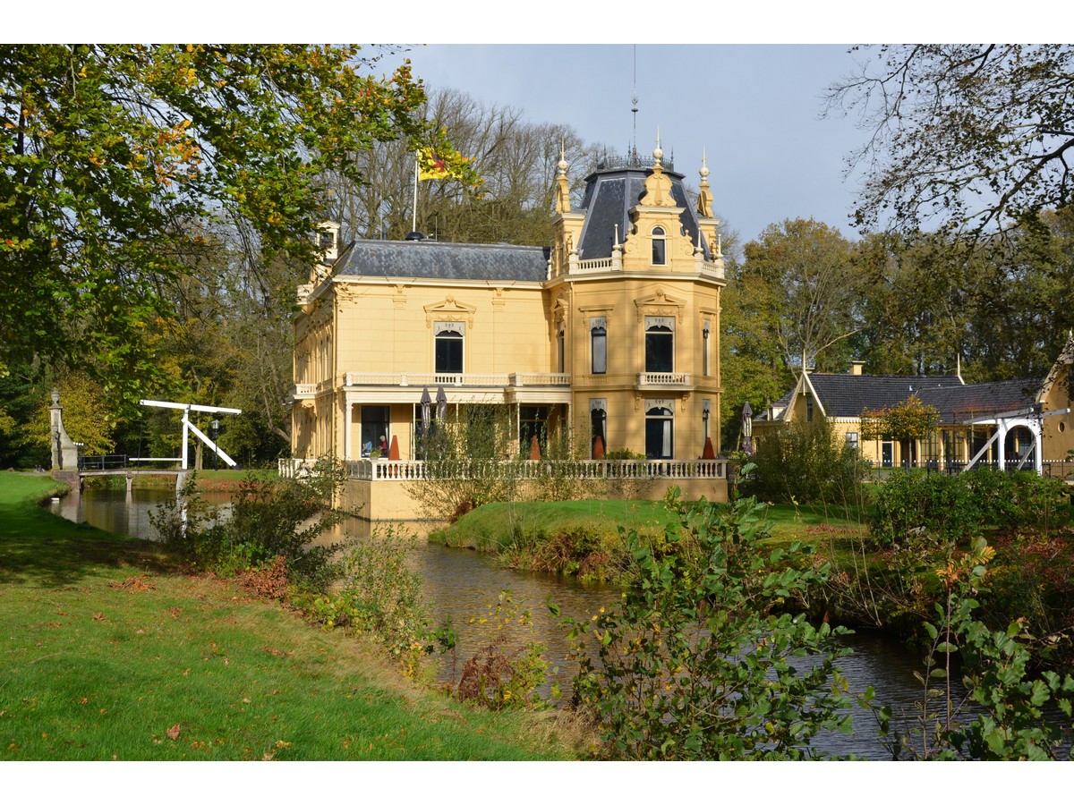 Burg Nienoord - Het Tuinpad Op / In Nachbars Garten