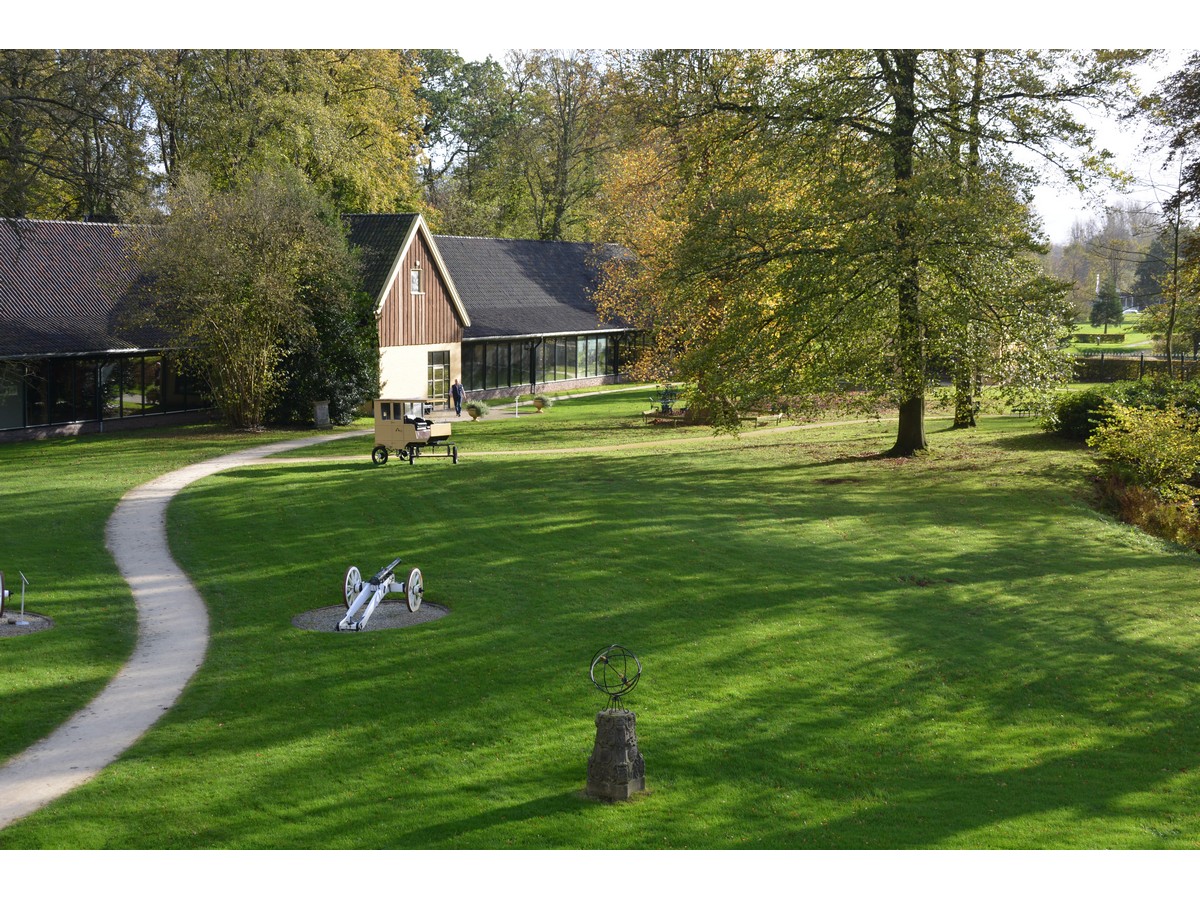 Burg Nienoord - Het Tuinpad Op / In Nachbars Garten