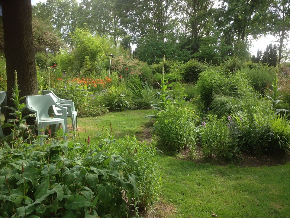 De Luie Tuinman  -  Der faule Gärtner - Het Tuinpad Op / In Nachbars Garten