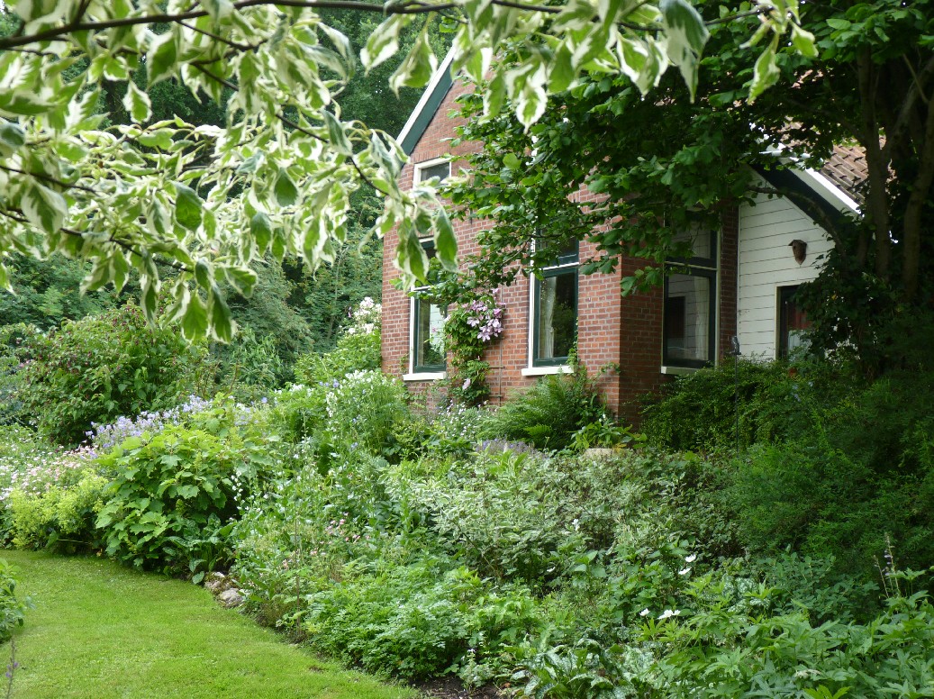 De Houtstek - Het Tuinpad Op / In Nachbars Garten