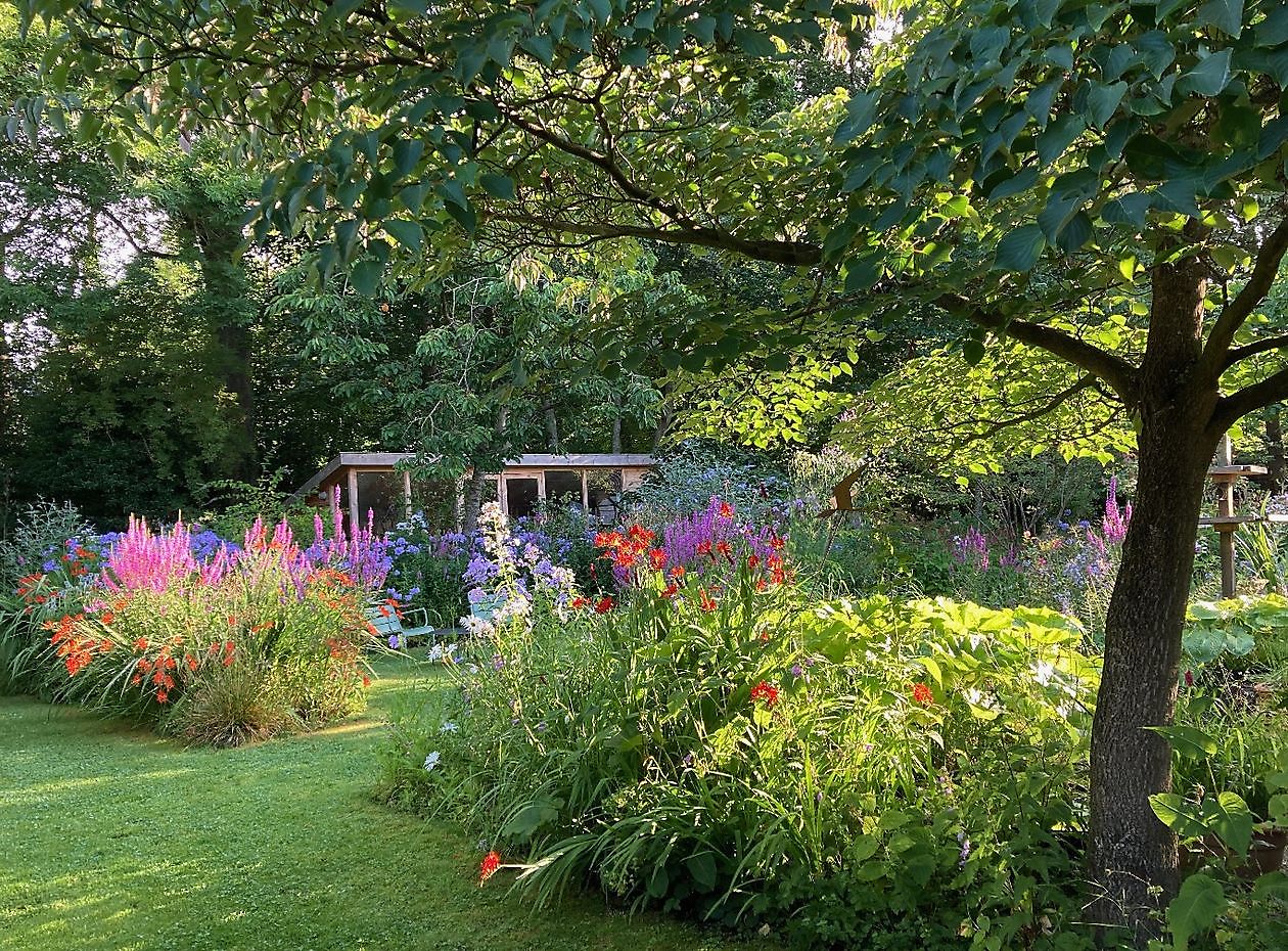 Garten Marie José Tepe - Het Tuinpad Op / In Nachbars Garten