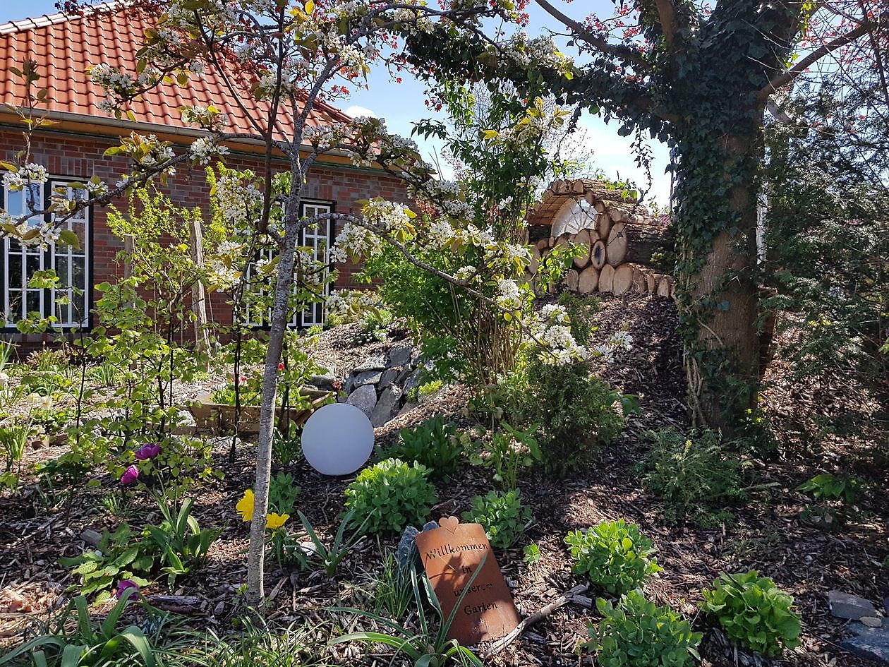 Garten(t)räume - Het Tuinpad Op / In Nachbars Garten