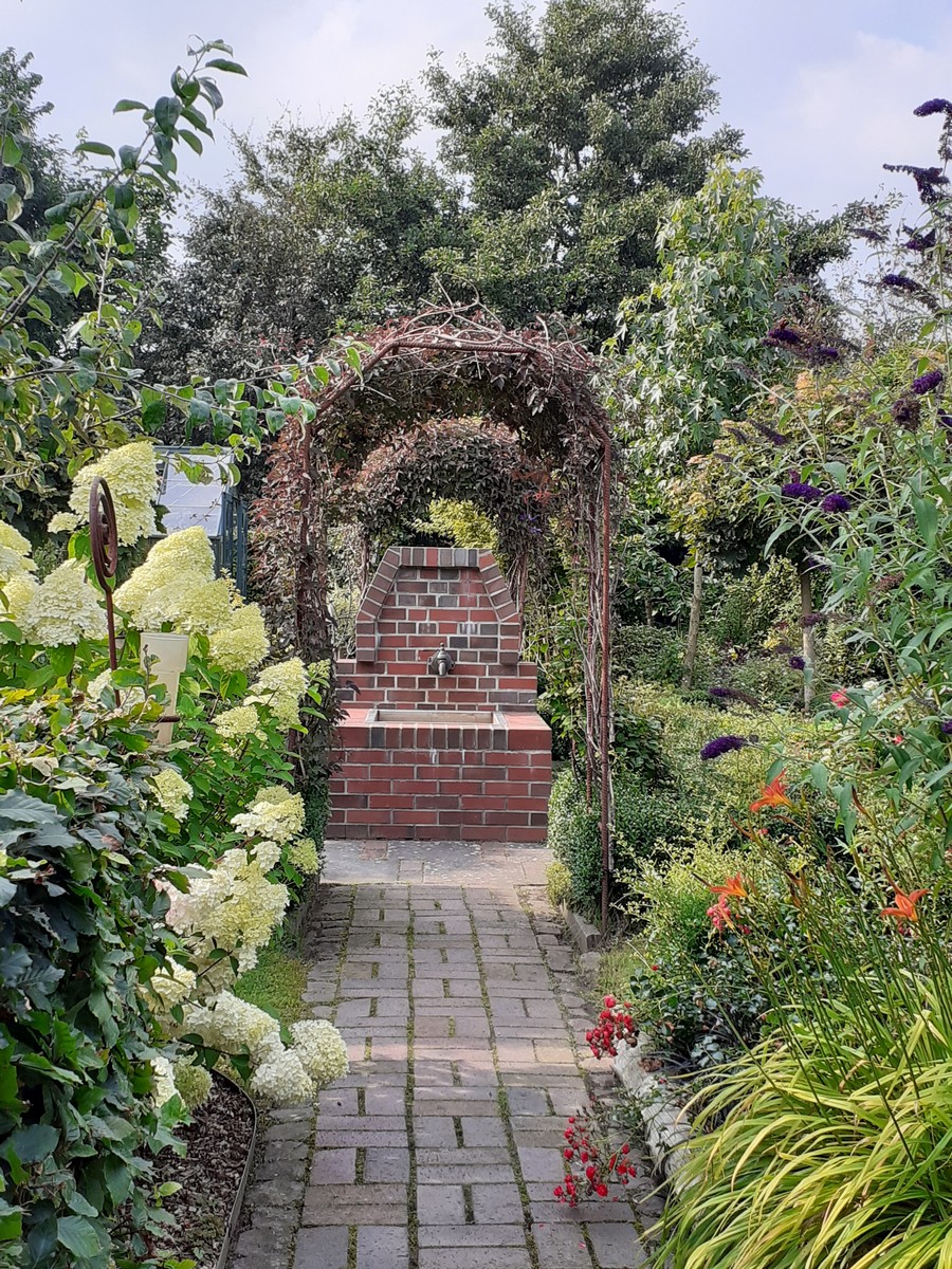 Garten(t)räume - Het Tuinpad Op / In Nachbars Garten