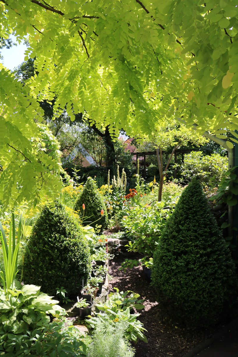 Garten beim Holze - Het Tuinpad Op / In Nachbars Garten