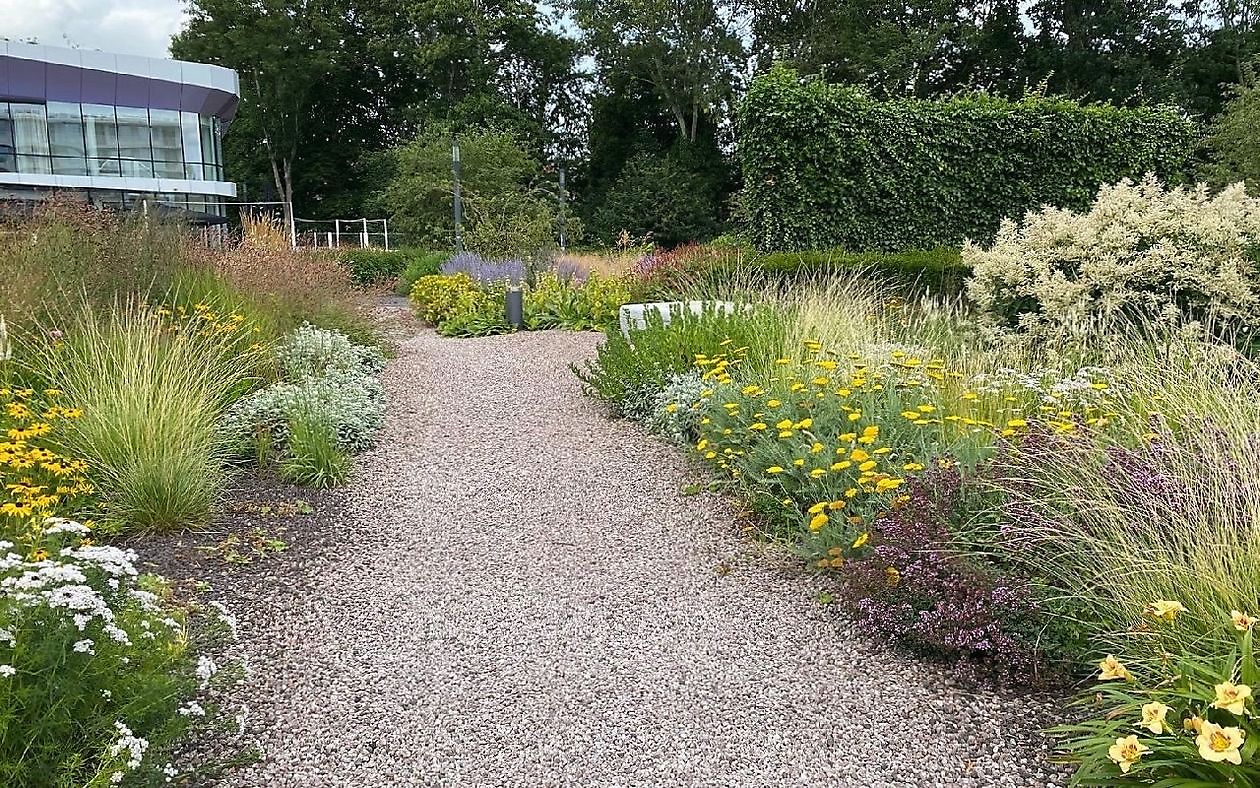 Stadt-/Dachgarten Kempkensberg - Het Tuinpad Op / In Nachbars Garten