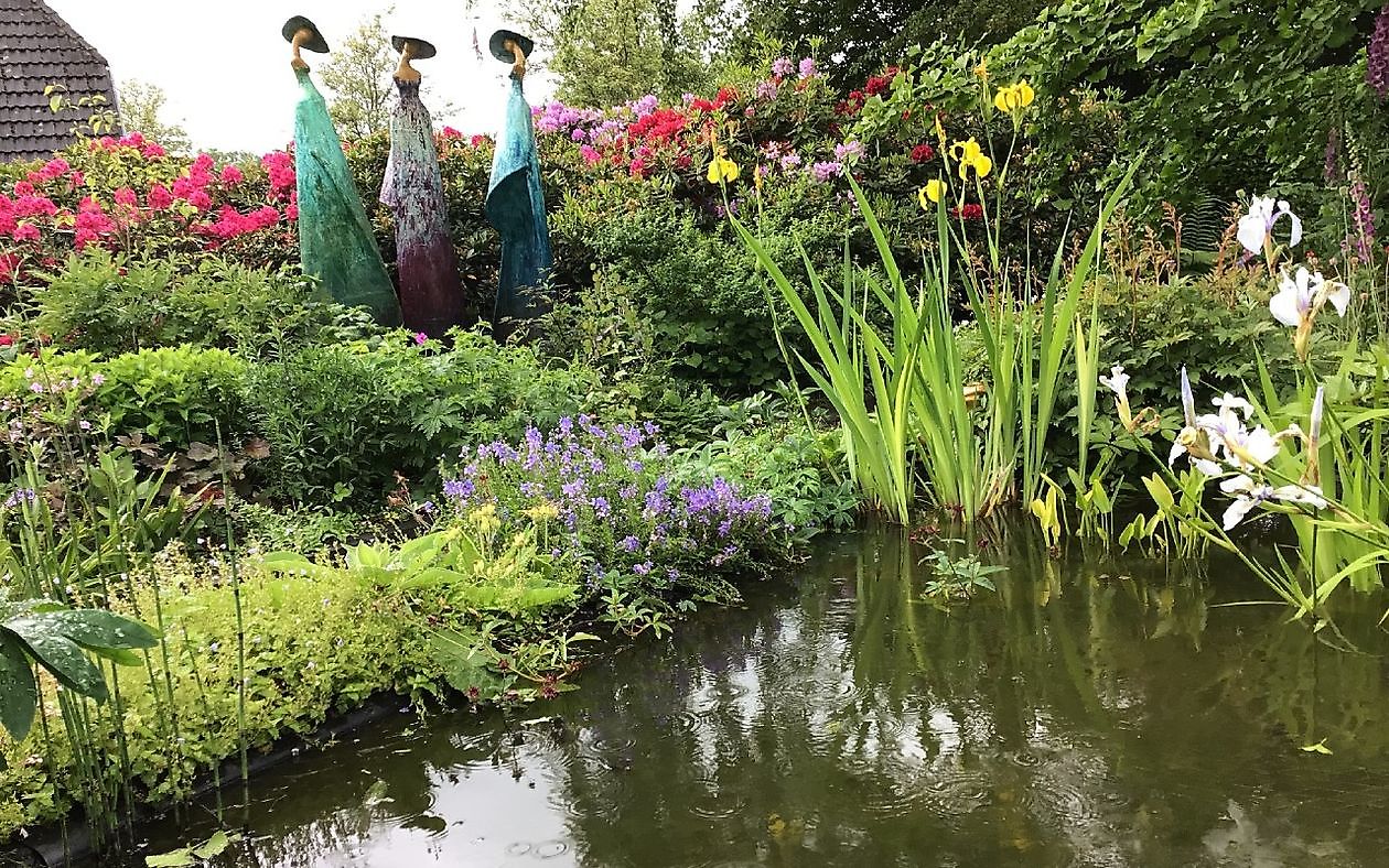 Uilenborg II - Het Tuinpad Op / In Nachbars Garten