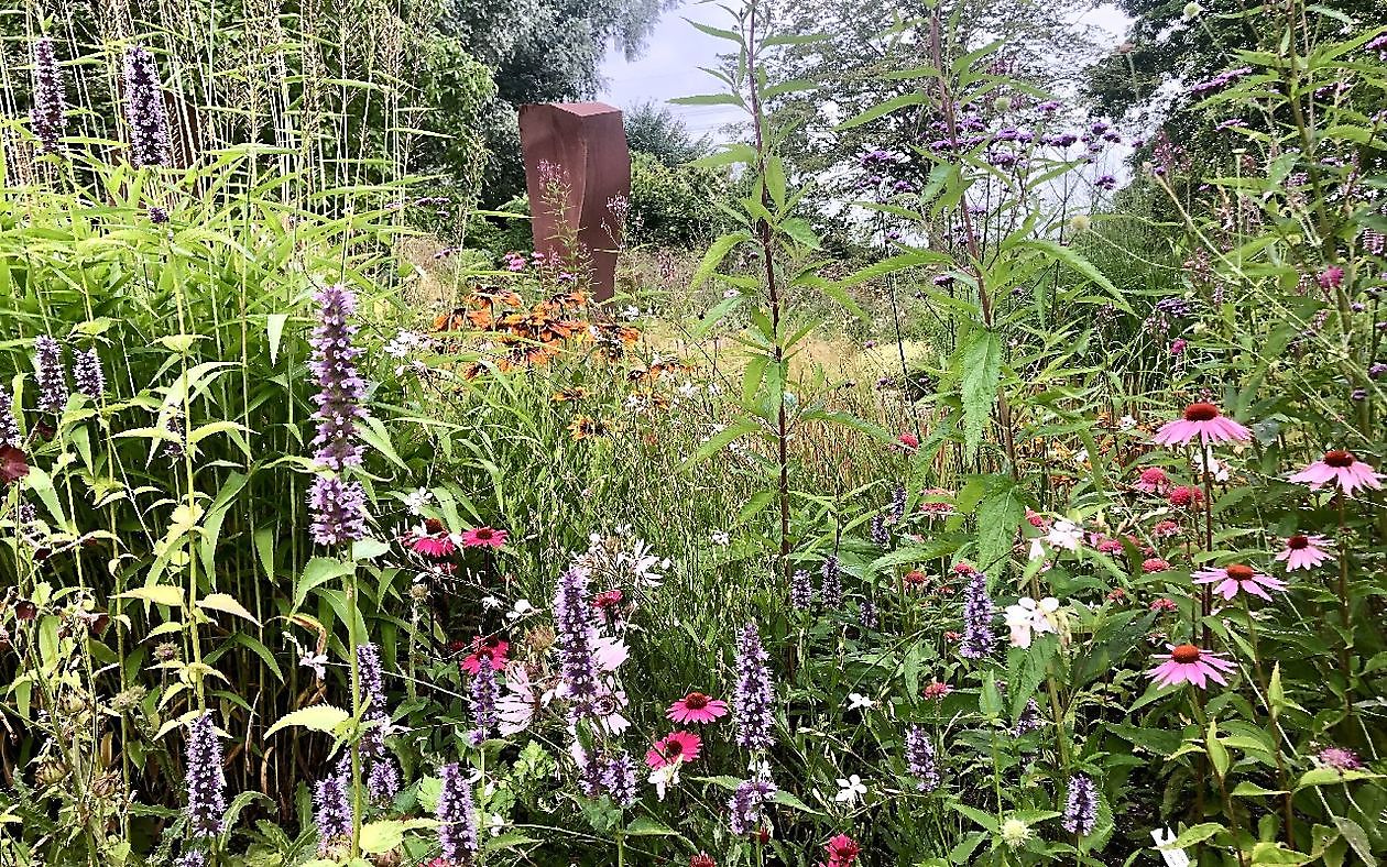 Tuingoed Foltz - Het Tuinpad Op / In Nachbars Garten