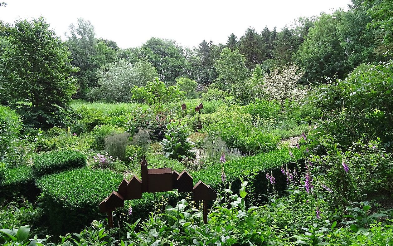 Jan Wilde een Tuin - Het Tuinpad Op / In Nachbars Garten