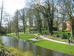 Schlossgarten Jever - Het Tuinpad Op / In Nachbars Garten