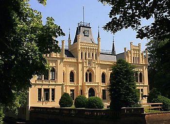 Evenburger Schlosspark - Het Tuinpad Op / In Nachbars Garten