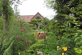 Garten Simon - Het Tuinpad Op / In Nachbars Garten