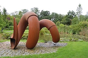 Skulpturengarten Funnix - Het Tuinpad Op / In Nachbars Garten