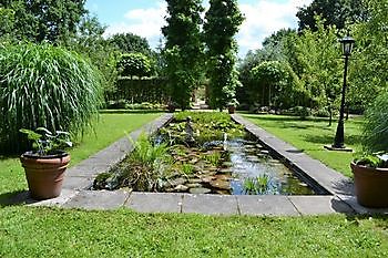 Brigitte und Klaus Knospe - Het Tuinpad Op / In Nachbars Garten