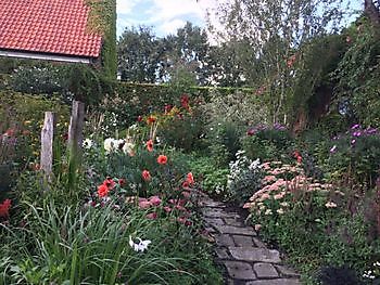 Diddens - Het Tuinpad Op / In Nachbars Garten