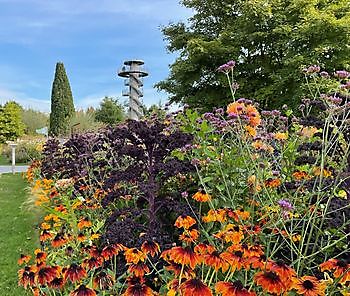 Park der Gärten - Het Tuinpad Op / In Nachbars Garten